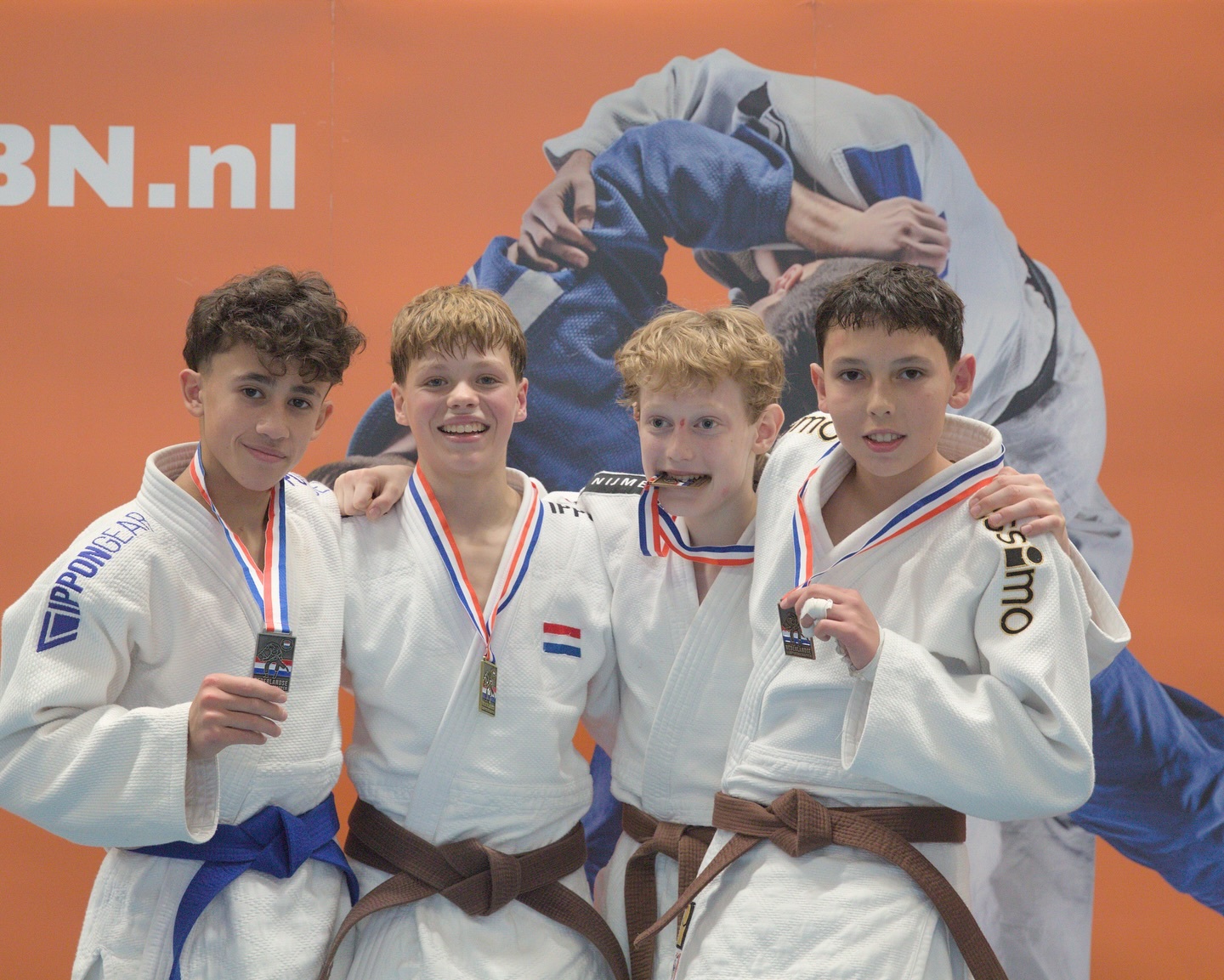 nk-15_2025-10-14-052845_hiby