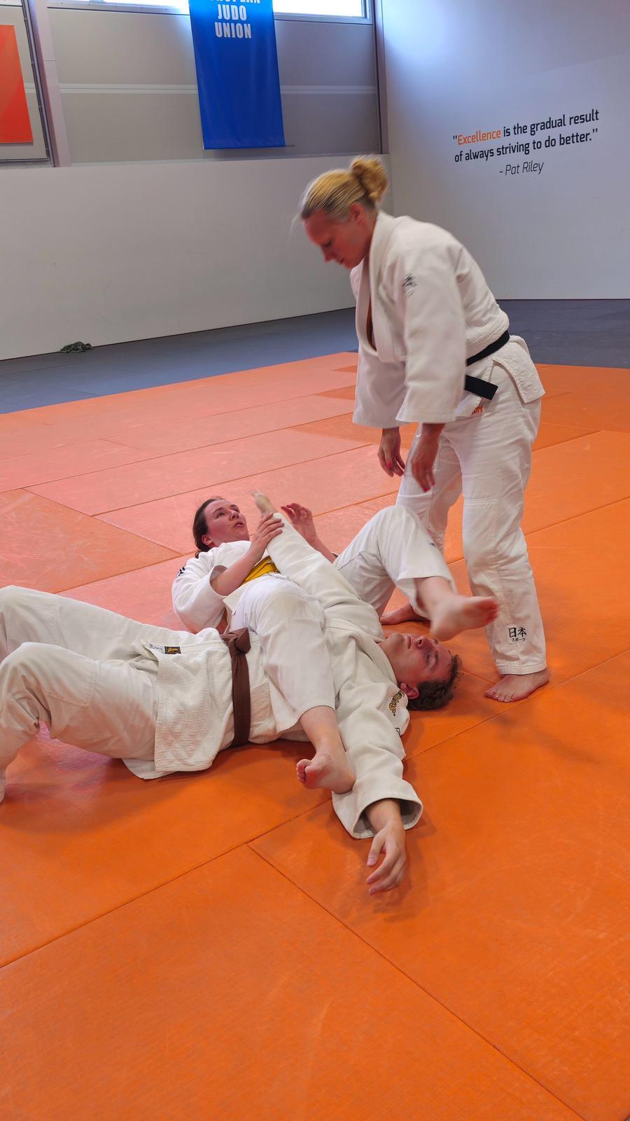 WhatsApp-Image-2025-10-15-at-14.13.42