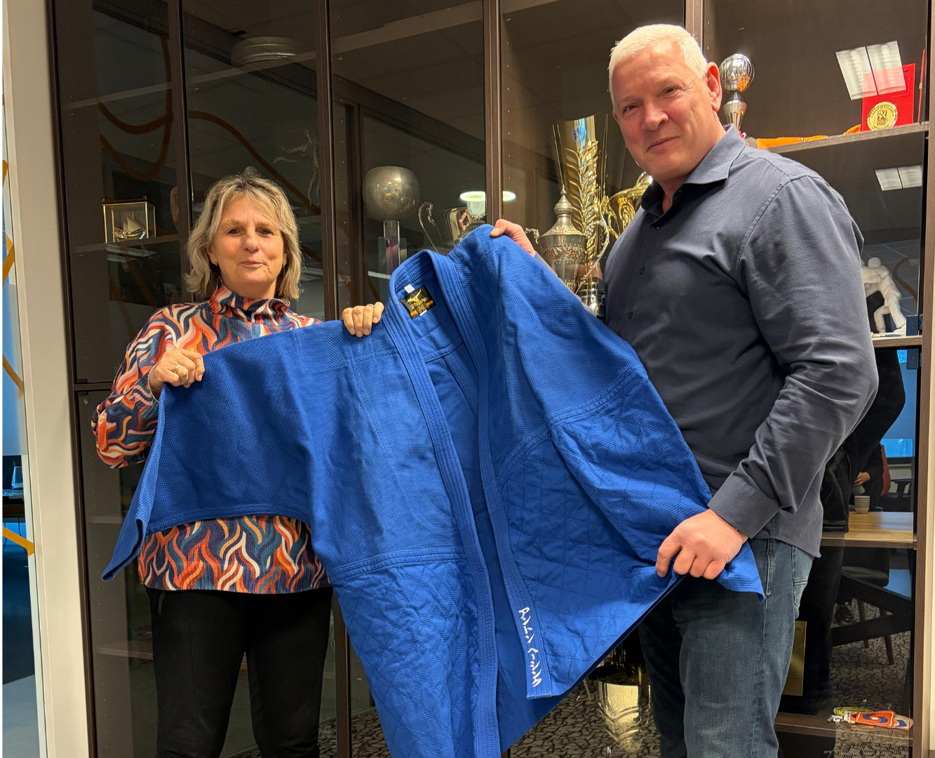 dlDrgpFv5Qfausm62wdcy0uclEUf0z-metaT250d2VycC16b25kZXItdGl0ZWwtNS5wbmc=-