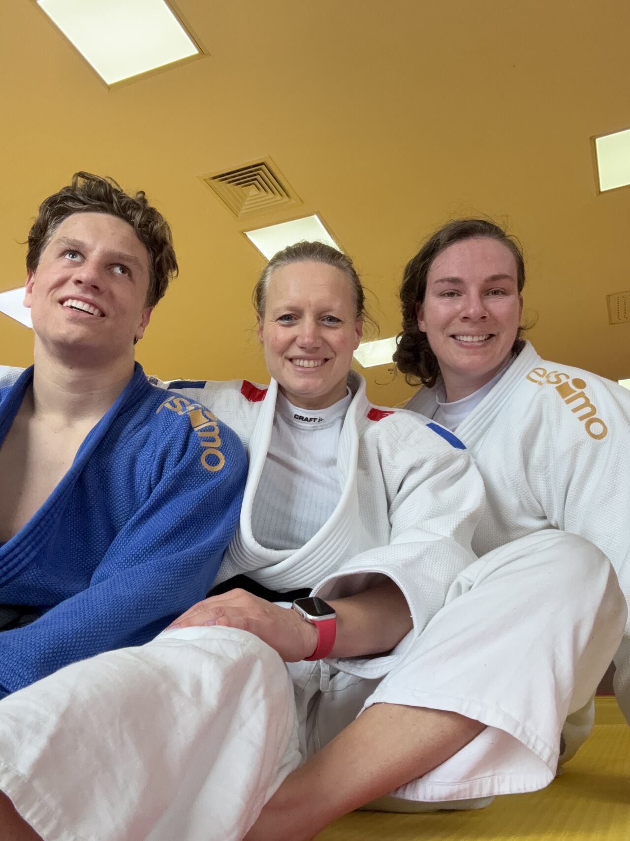 WZ15xIzwyk1bCaIhL4lMUc4ykmYg0p-metaMTc3NDE4MTM1NTc4NC5qcGVn-